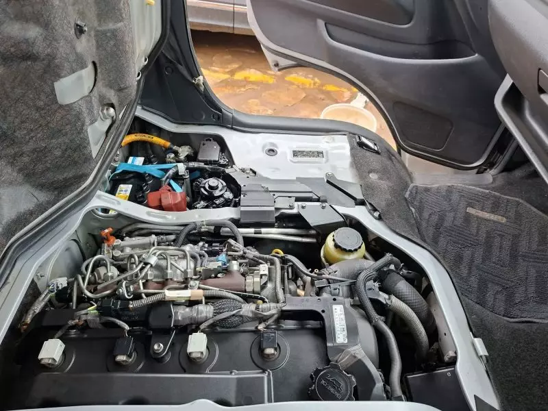 Toyota Hiace   - 2013