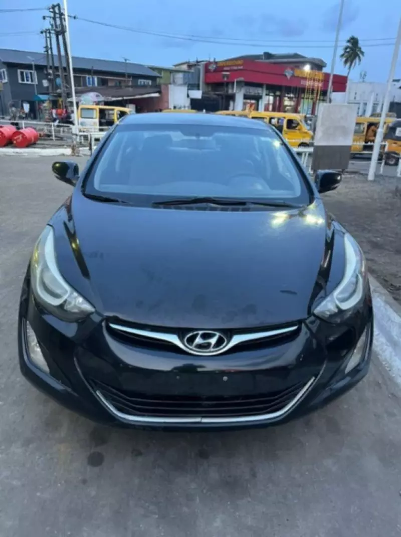 Hyundai Elantra   - 2014