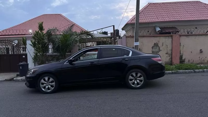 Honda Accord   - 2010