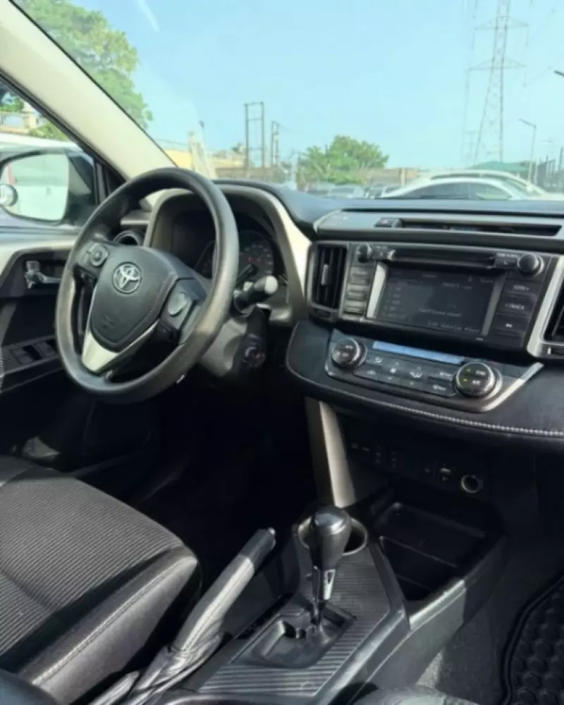 Toyota RAV4   - 2015