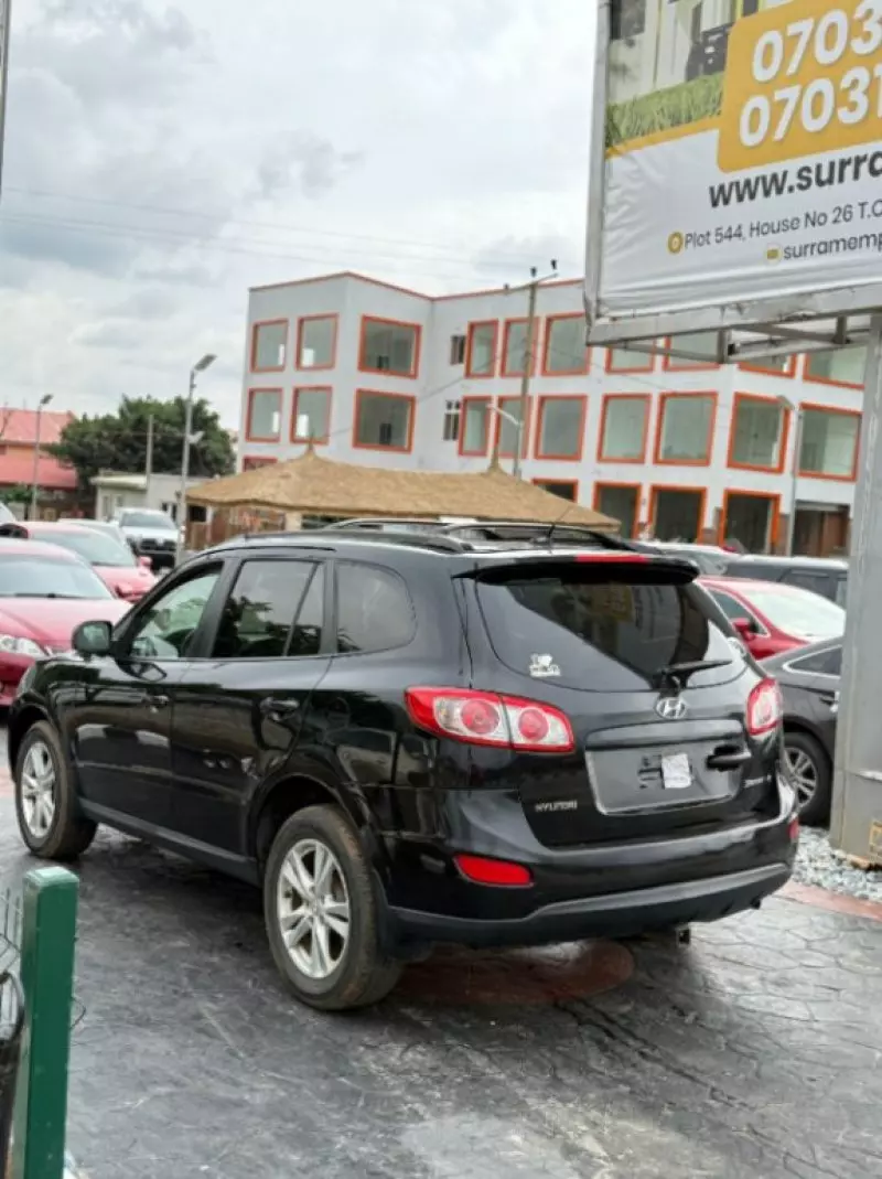 Hyundai Santa Fe - 2011