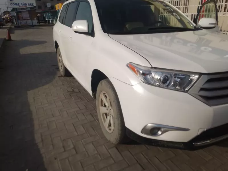 Toyota Highlander   - 2010