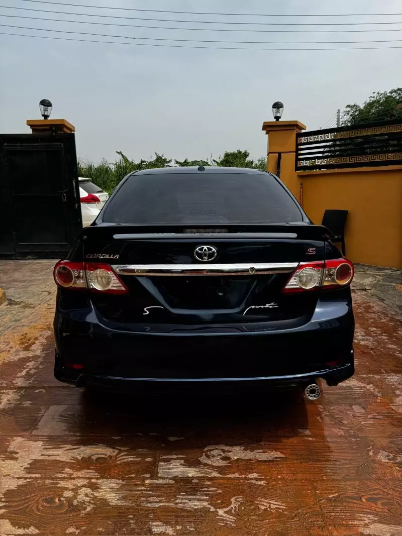 Toyota Corolla Sport   - 2011