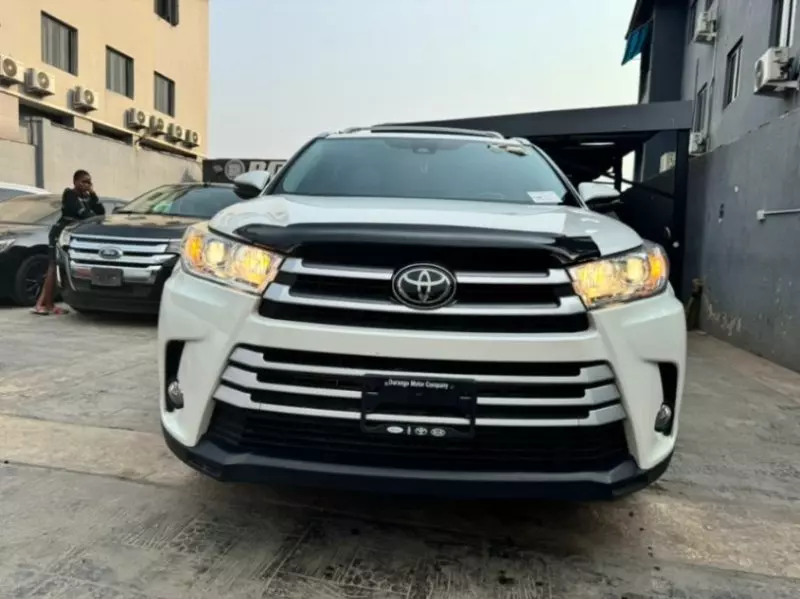Toyota Highlander   - 2017