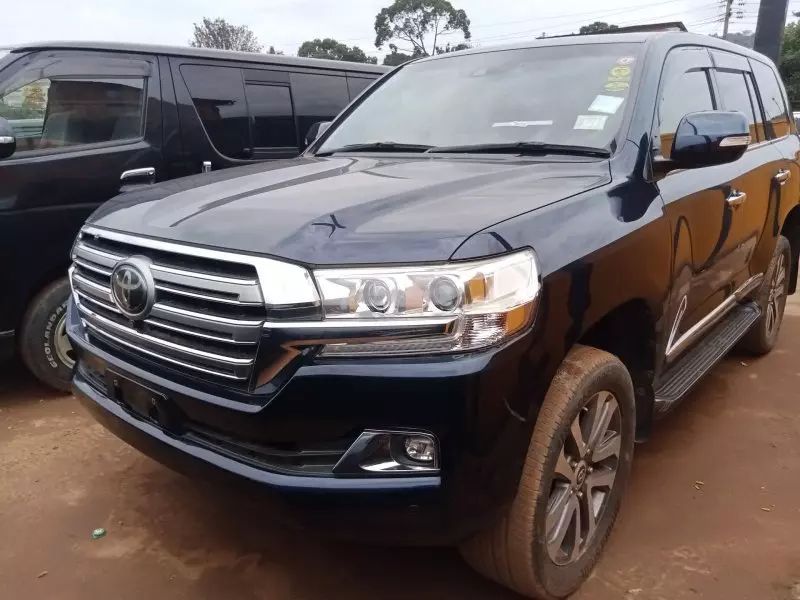 Toyota Landcruiser  V8   - 2016