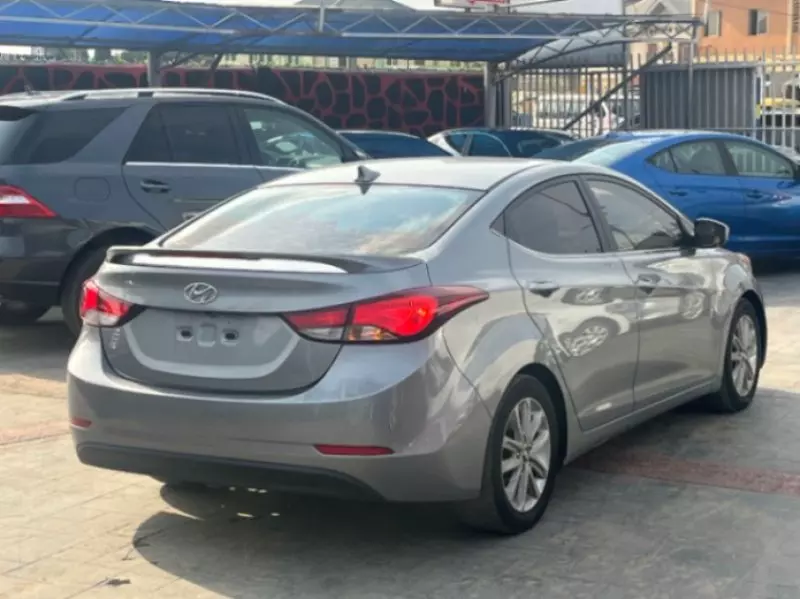 Hyundai Elantra   - 2015