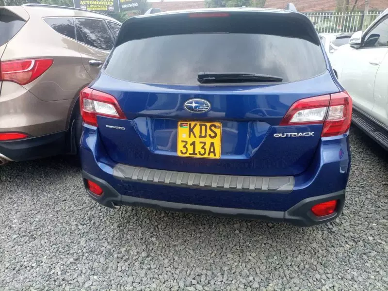 Subaru Outback   - 2017