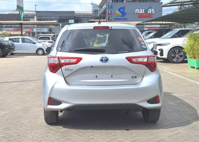 Toyota Vitz   - 2018