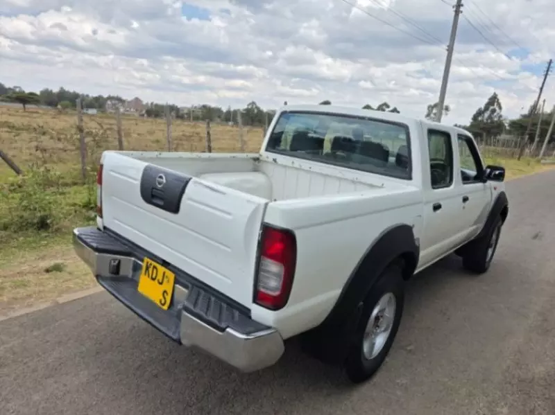 Nissan Sunny   - 2011