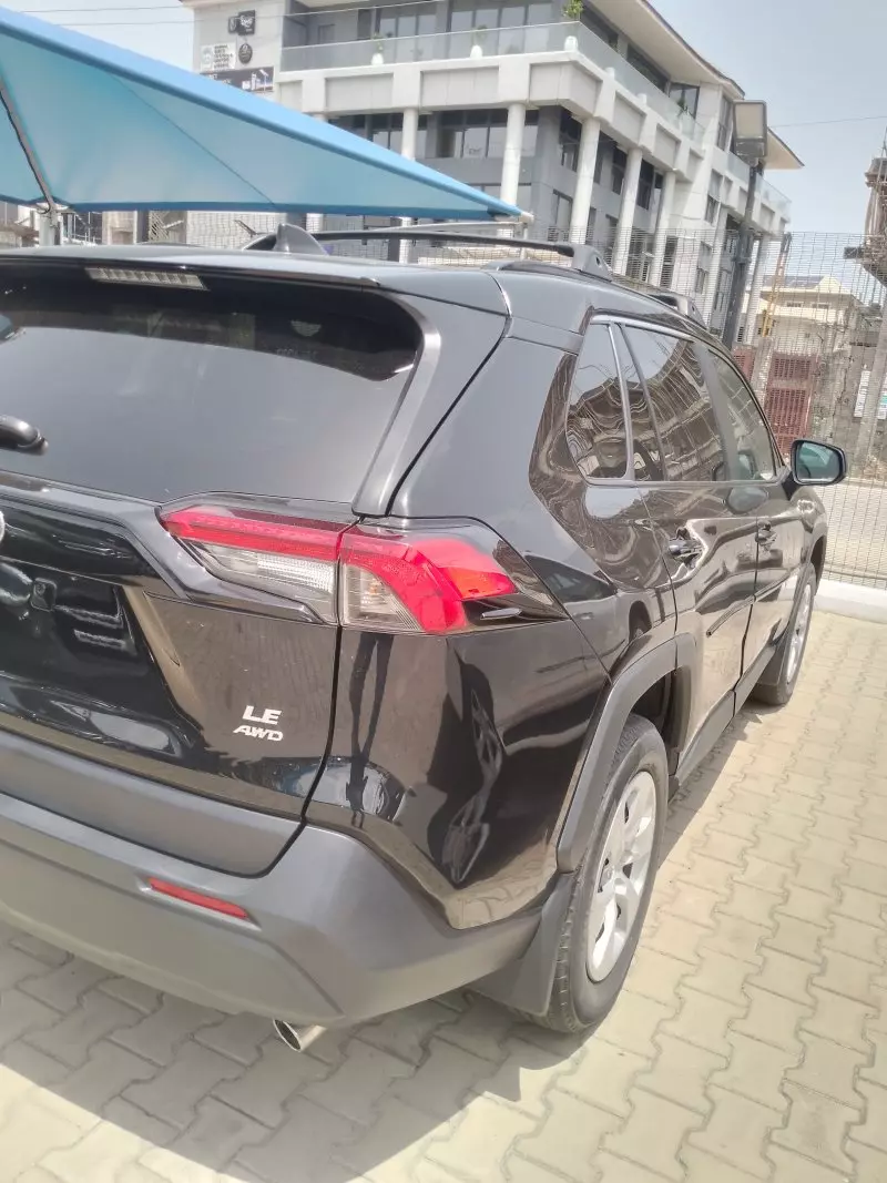 Toyota RAV 4   - 2021