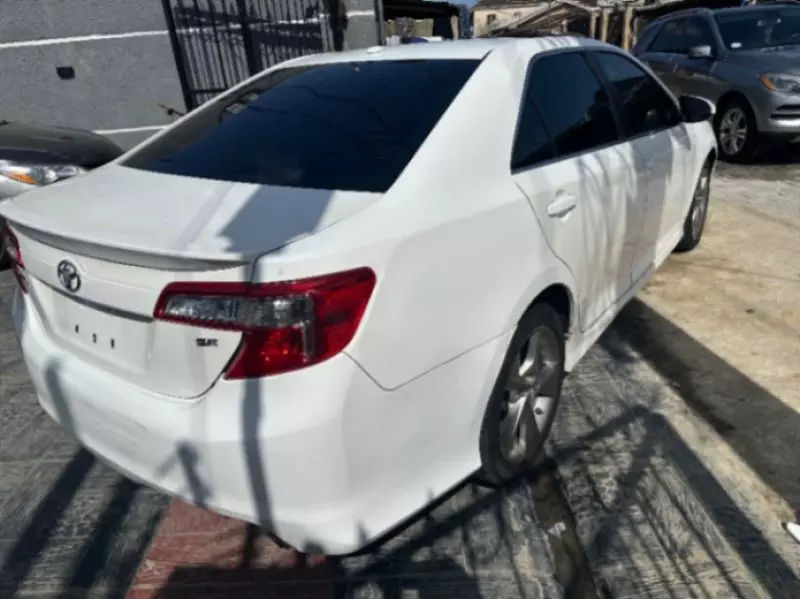 Toyota camry   - 2012