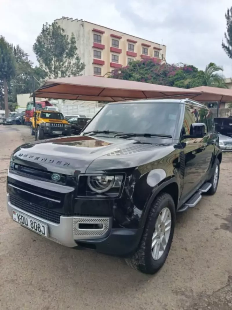Land Rover Defender   - 2024