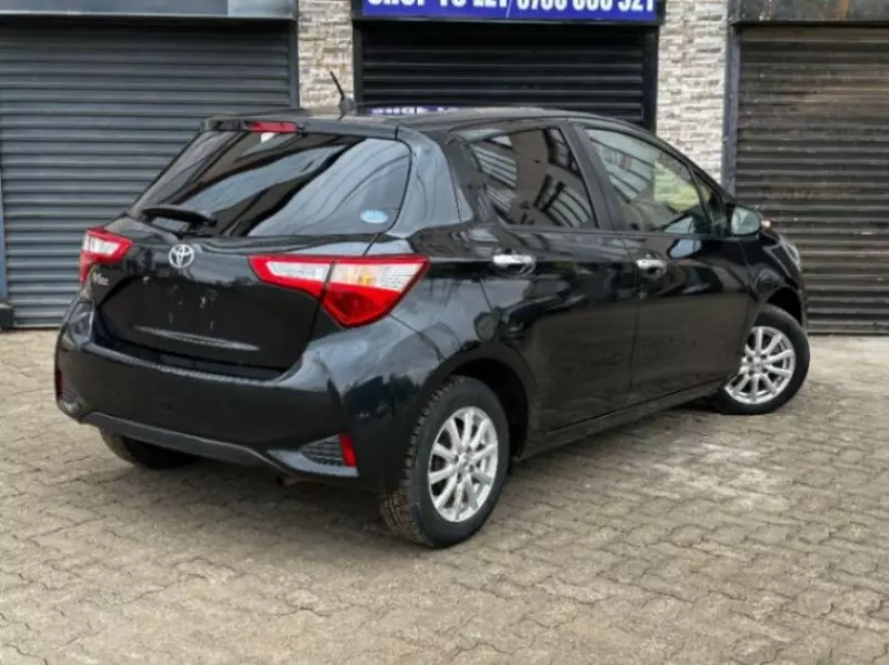 Toyota Vitz   - 2018