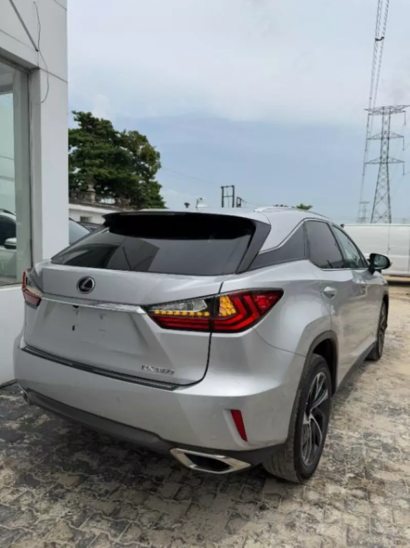 Lexus RX   - 2019
