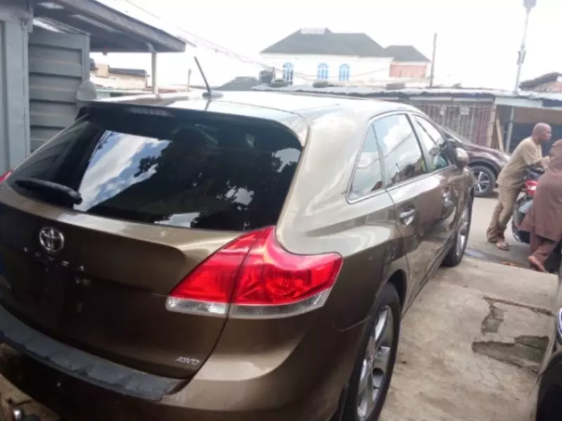 Toyota Venza   - 2011