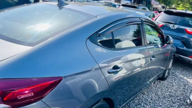 Hyundai Elantra   - 2018