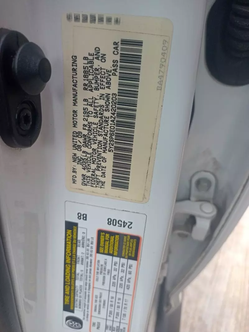 Pontiac Vibe   - 2010