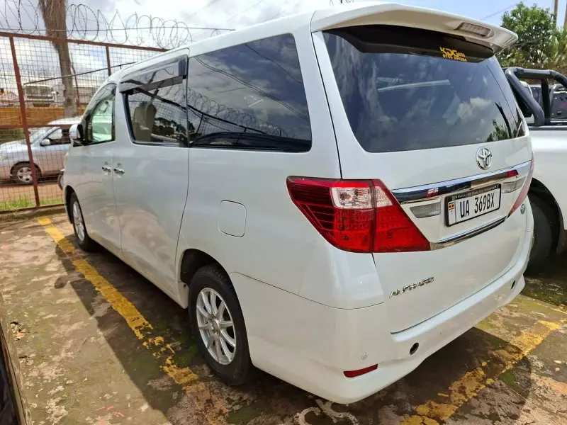Toyota Alphard   - 2012