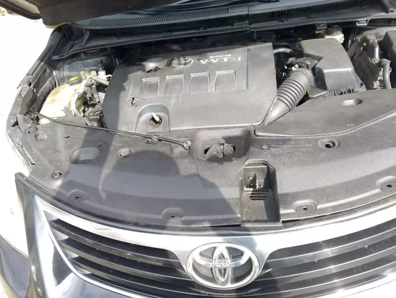 Toyota Avensis   - 2010