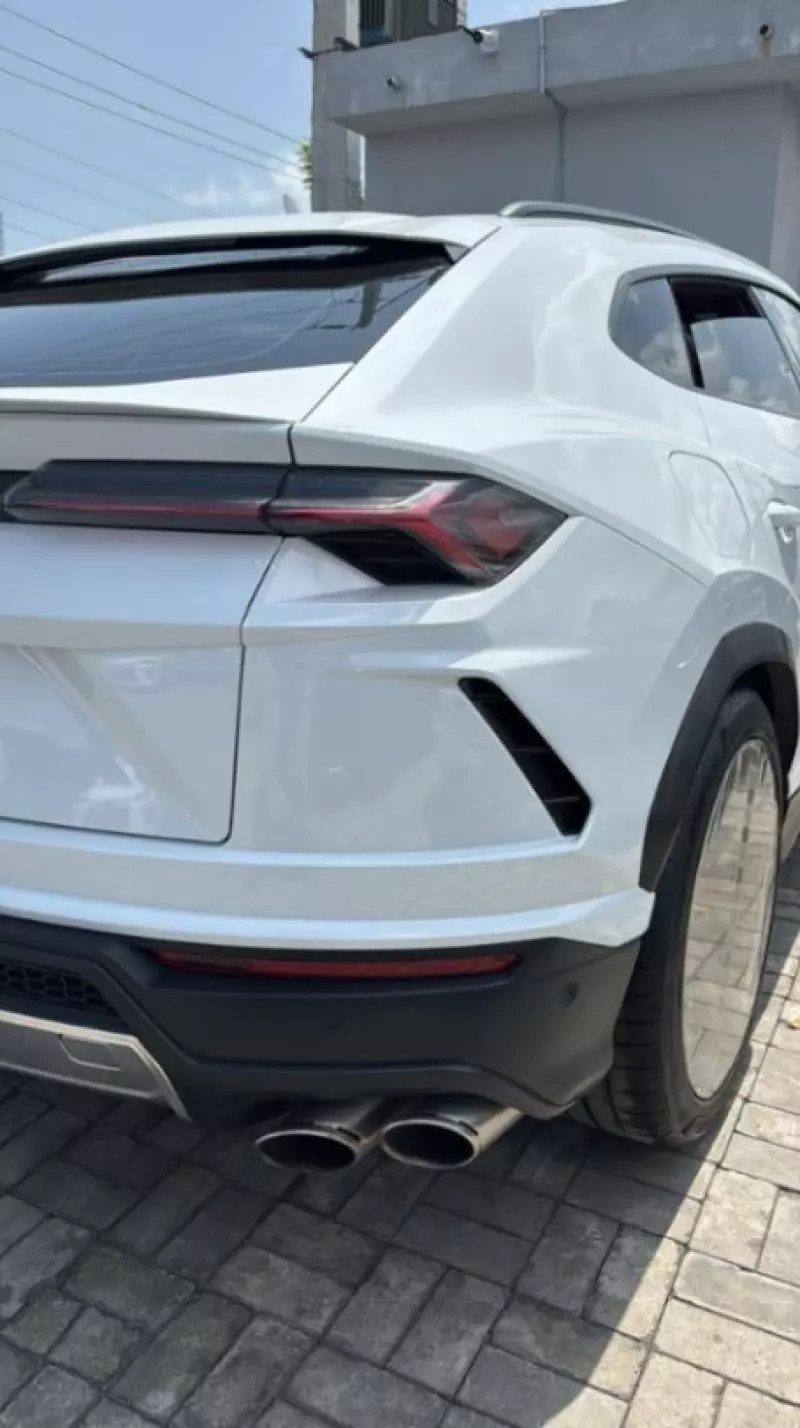 Lamborghini Urus   - 2020