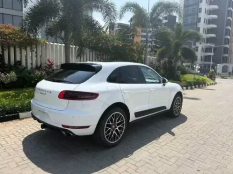 PORSCHE Macan   - 2018