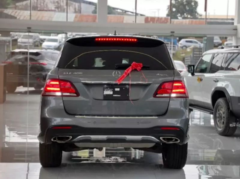 Mercedes-Benz ML 400