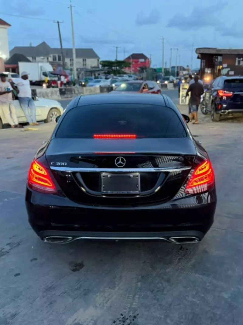 Mercedes-Benz C 300   - 2015