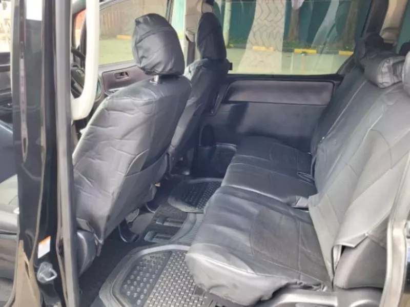 Toyota Voxy    - 2014