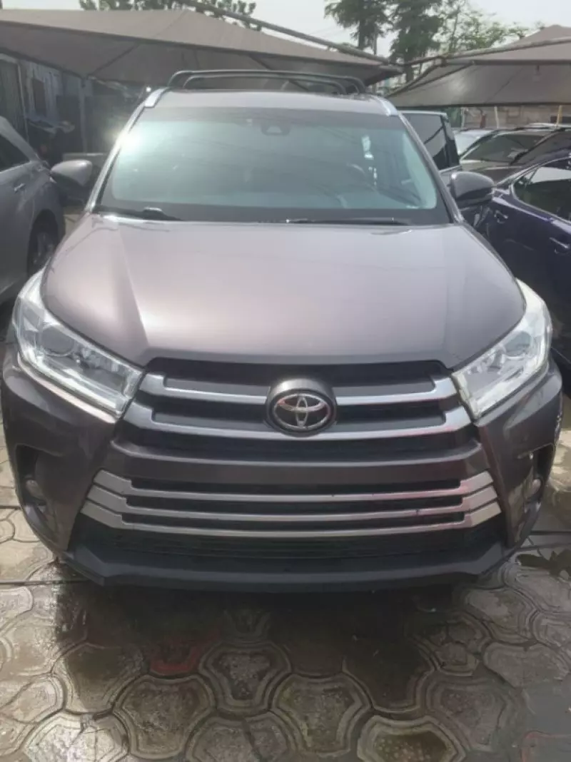 Toyota Highlander   - 2018