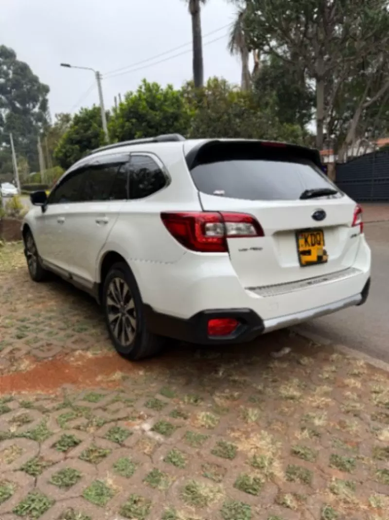 Subaru Outback   - 2015