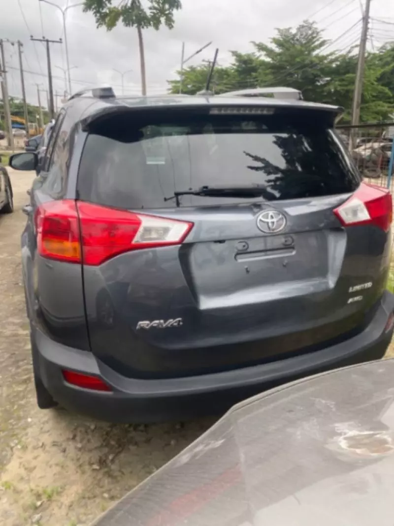 Toyota RAV4   - 2014