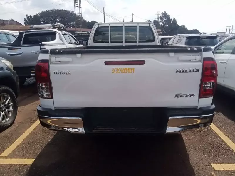 Toyota Hilux   - 2016