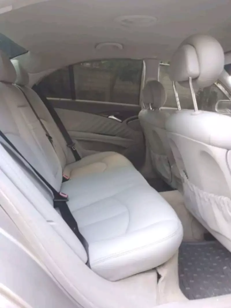 Mercedes-Benz E200   - 2003