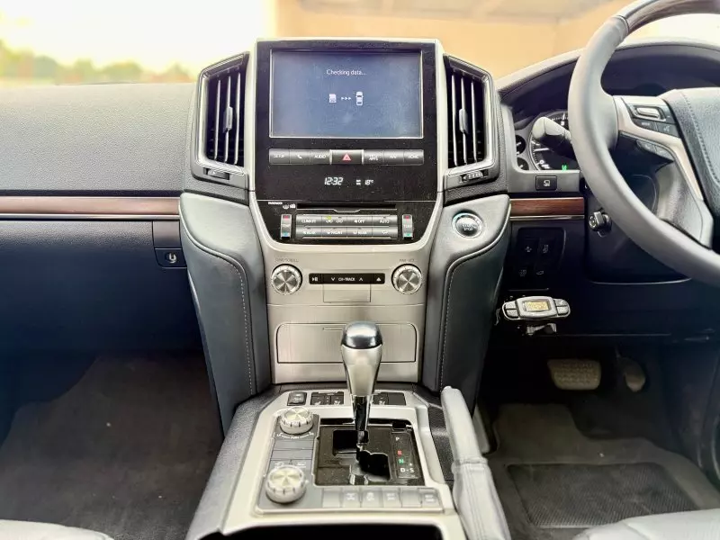 Toyota Landcruiser  V8   - 2018