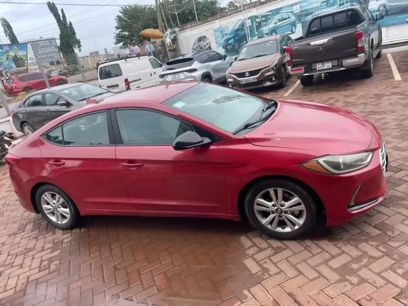Hyundai Elantra   - 2018