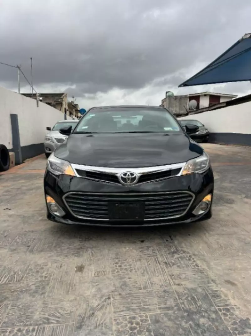 Toyota Avalon   - 2013