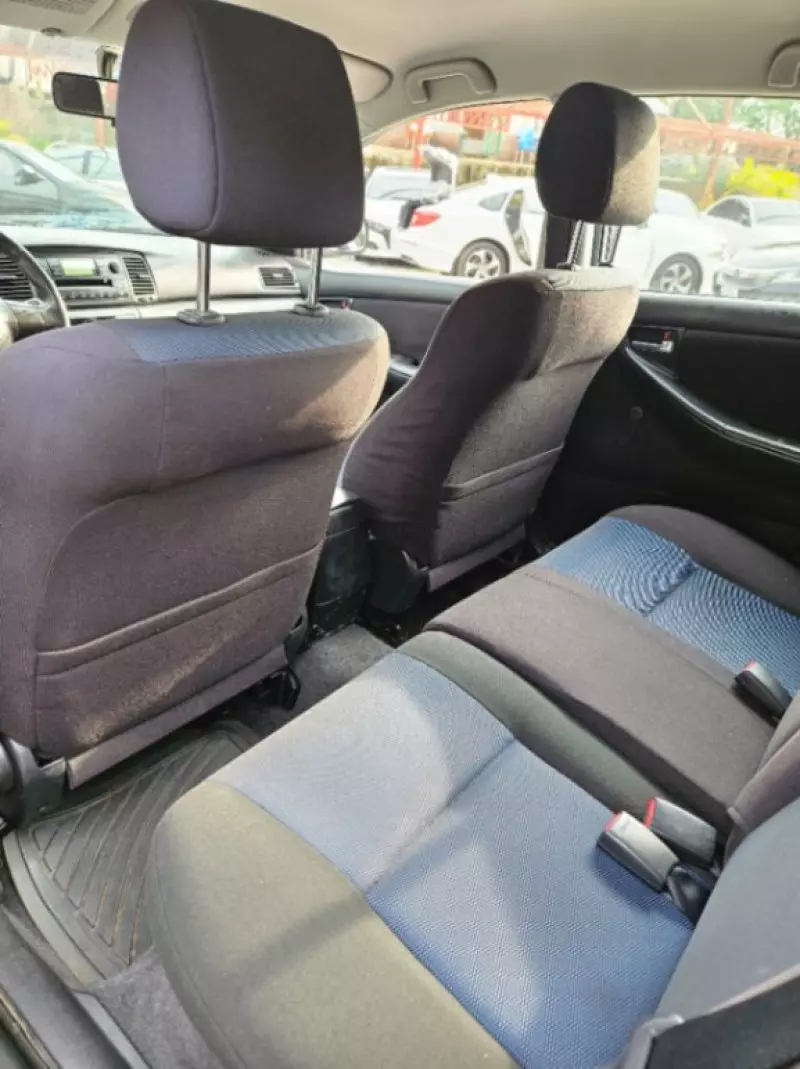 Toyota corolla   - 2004