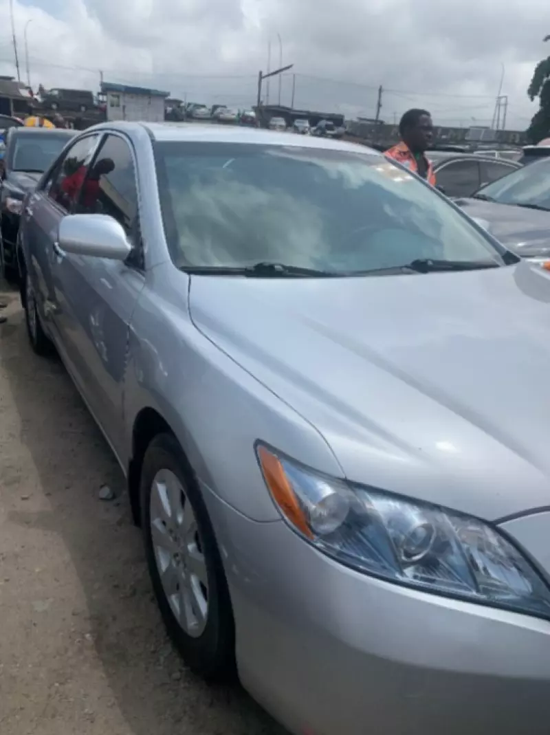 Toyota Camry   - 2007