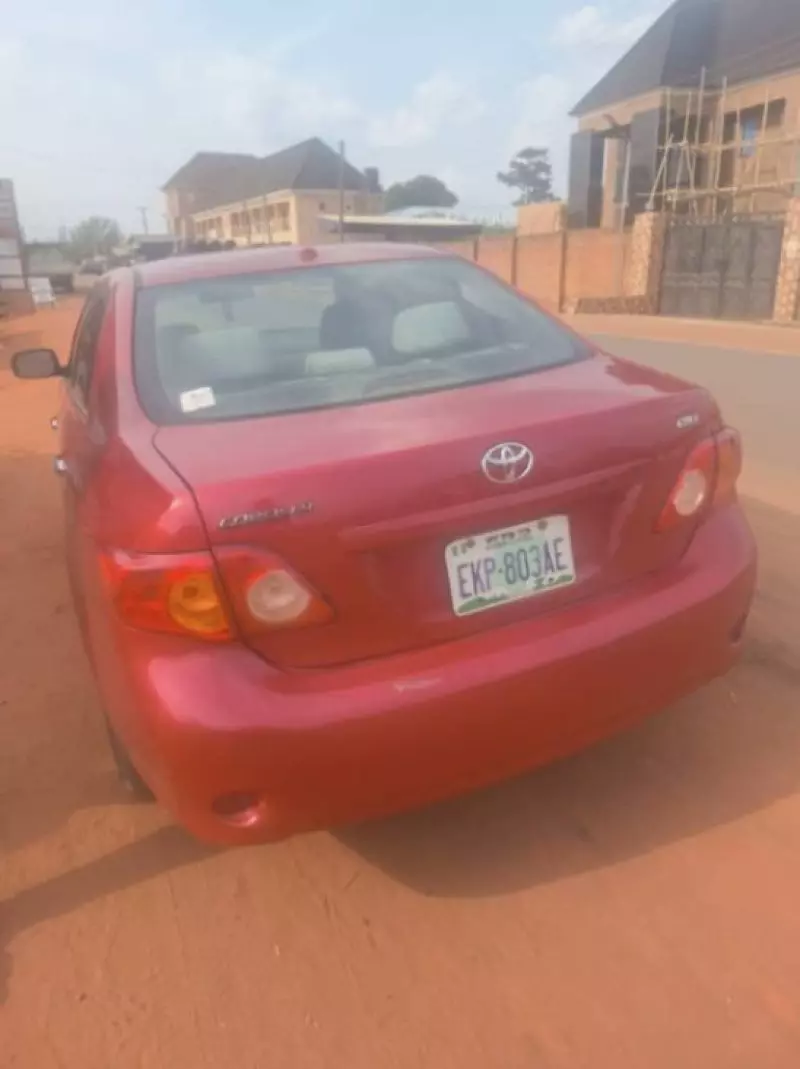 Toyota Corolla   - 2009