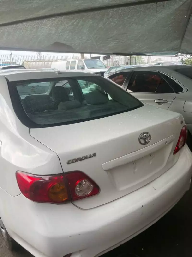 Toyota Corolla   - 2010
