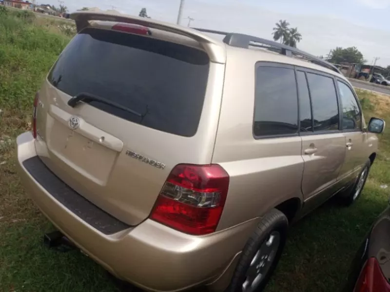 Toyota Highlander   - 2005