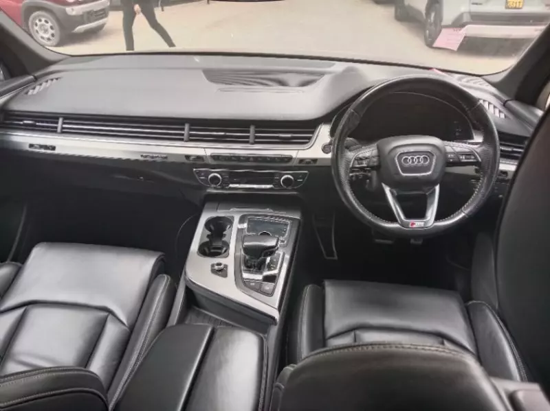 Audi Q7   - 2018