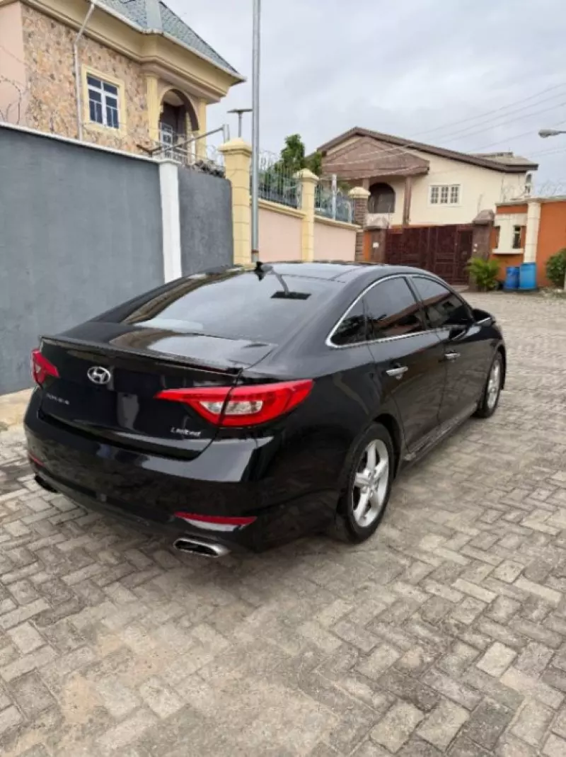 Hyundai Sonata   - 2016