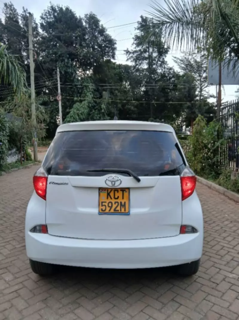 Toyota Ractis   - 2013