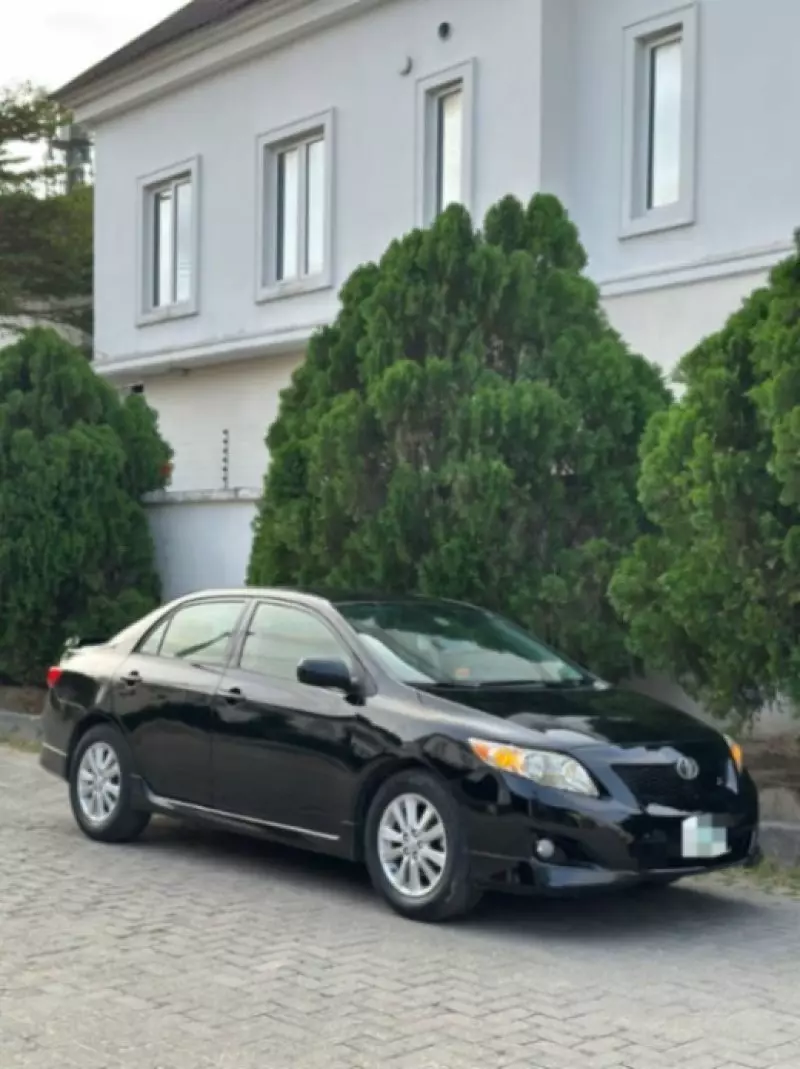 Toyota Camry   - 2011