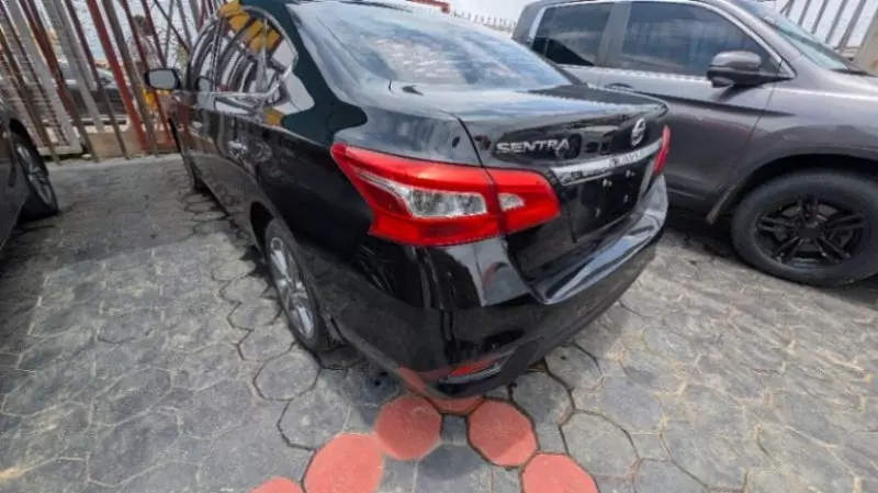 Nissan Sentra   - 2016