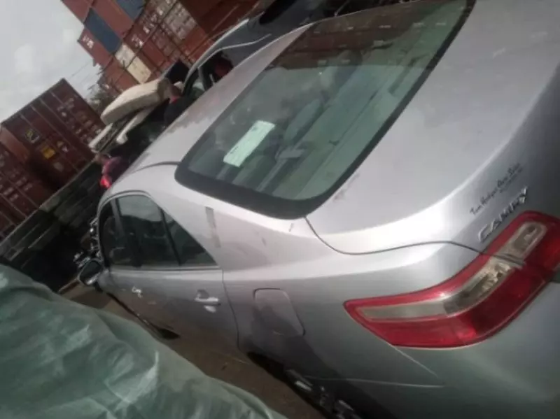 Toyota Camry   - 2009