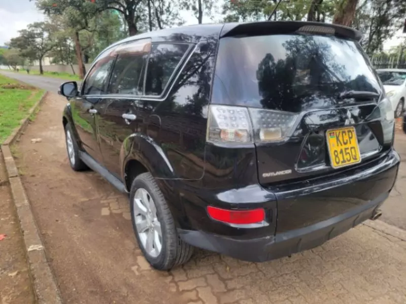 Mitsubishi OUTLANDER   - 2011