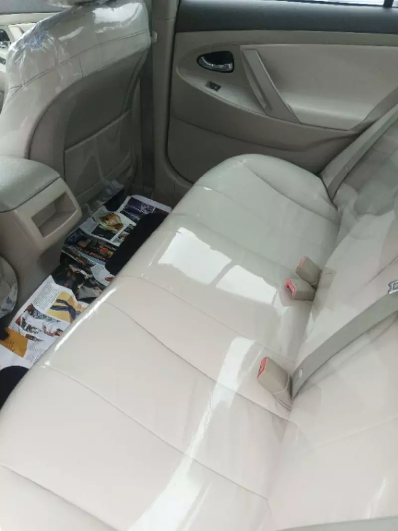 Toyota Camry   - 2011