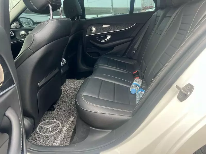 Mercedes-Benz E 300   - 2017